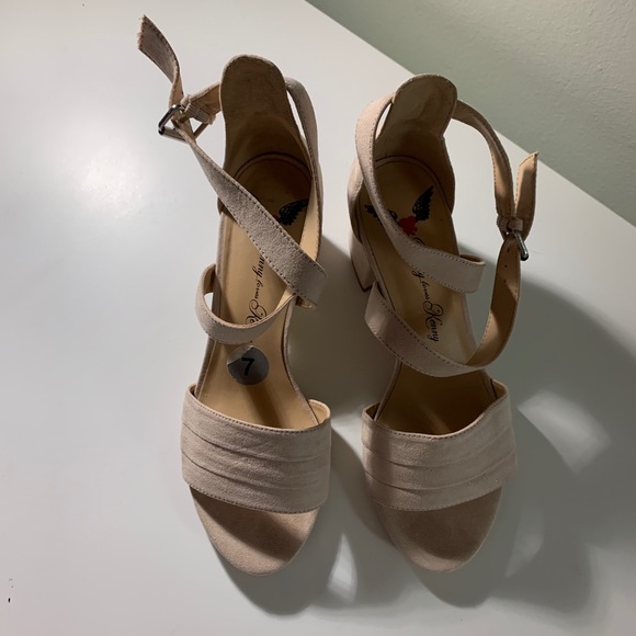 blush pink high heels - Picture 1 of 3